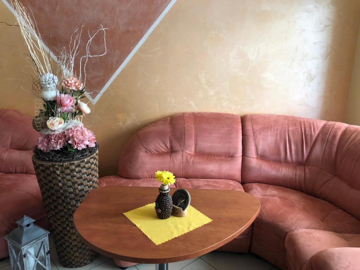Hotel Hokejka Prievidza Extérieur photo