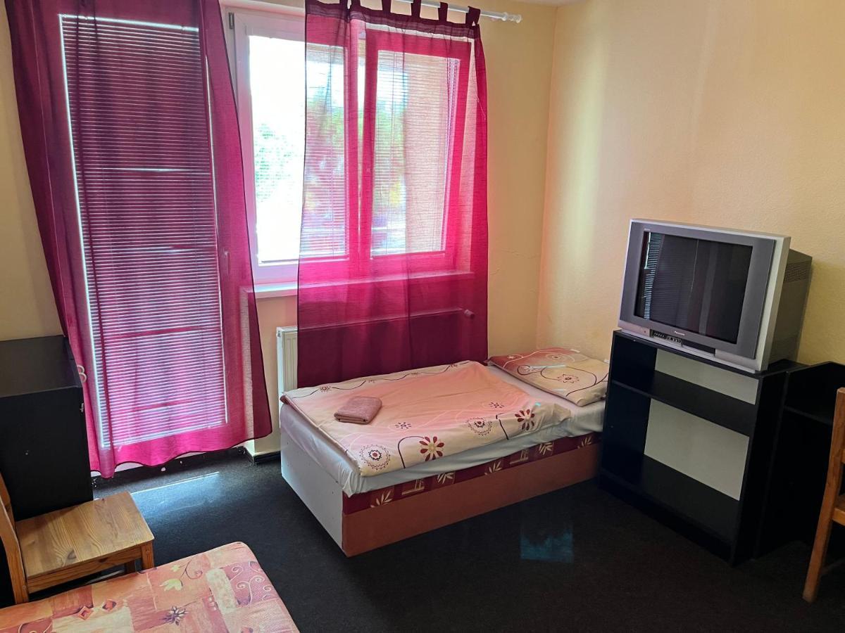 Hotel Hokejka Prievidza Extérieur photo