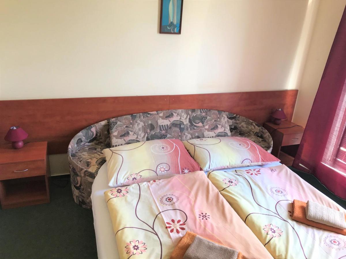 Hotel Hokejka Prievidza Extérieur photo